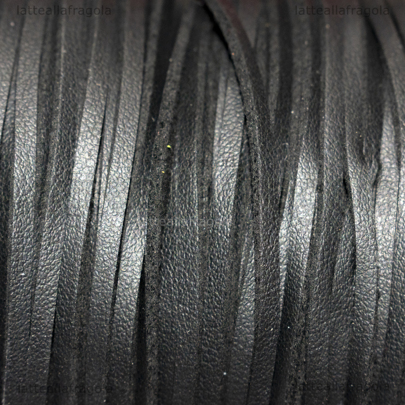 1 Metro piattina in Similpelle Nero 2.6x1.5mm