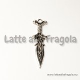 Ciondolo pugnale decorato in metallo argento antico 54x15.50mm