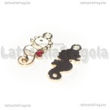 Charm Cavalluccio Marino in metallo dorato smaltato bianco e rosa 21x9mm